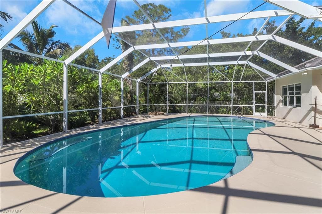 4380 7th Ave SW, Naples, FL 34119-28