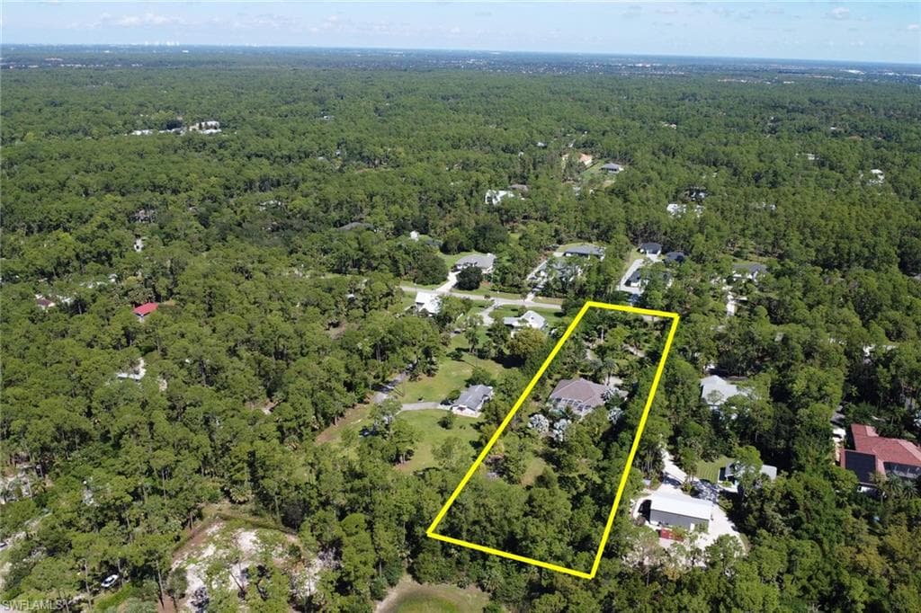 4380 7th Ave SW, Naples, FL 34119-37