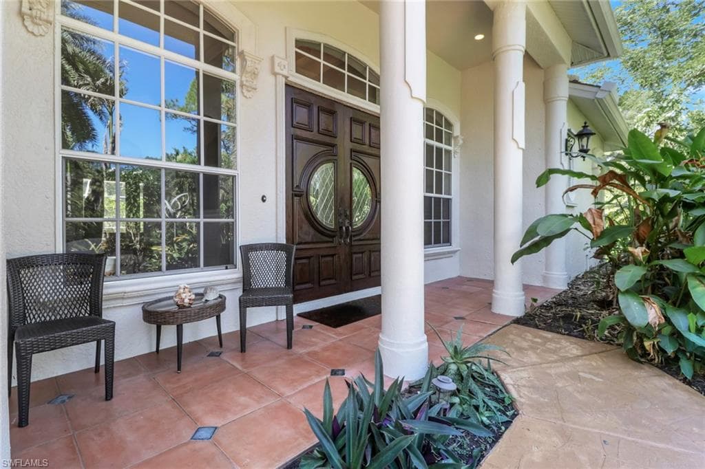 4380 7th Ave SW, Naples, FL 34119-4