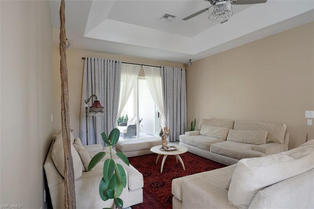 4445 2nd Ave NE, Naples, FL 34120-27