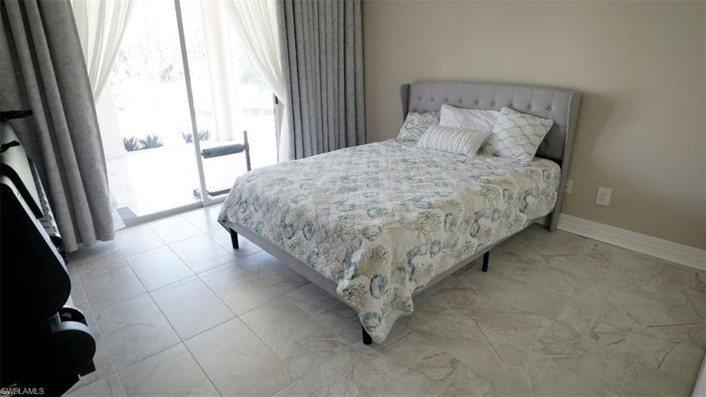 4445 2nd Ave NE, Naples, FL 34120-37