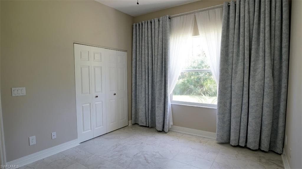 4445 2nd Ave NE, Naples, FL 34120-38