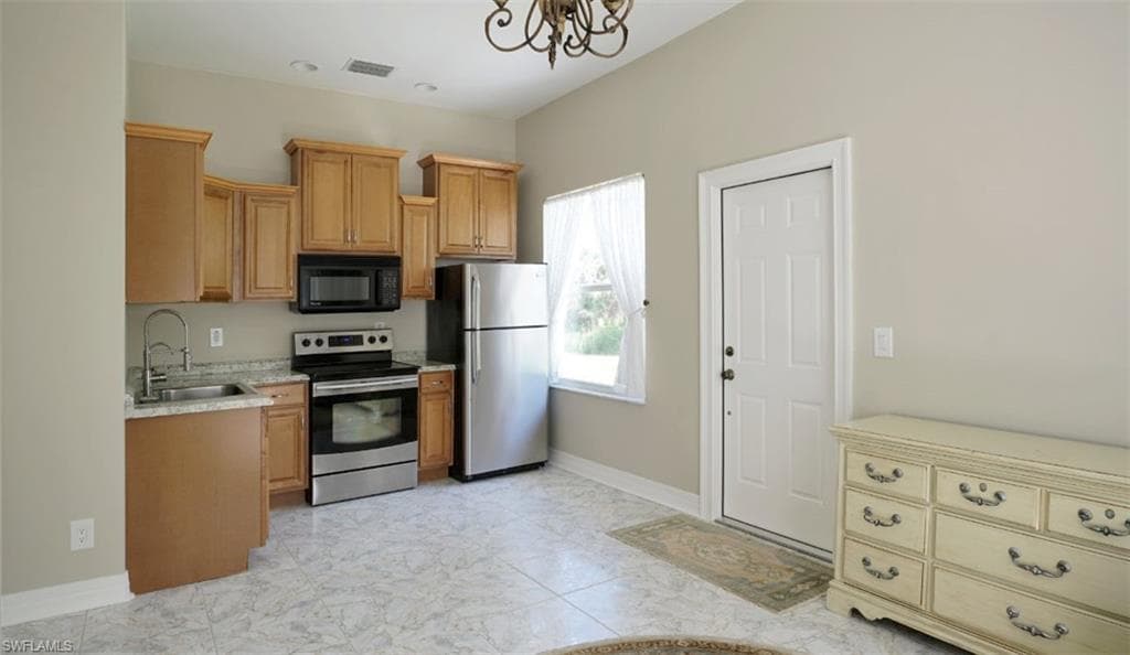 4445 2nd Ave NE, Naples, FL 34120-41