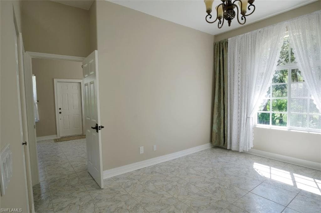 4445 2nd Ave NE, Naples, FL 34120-43