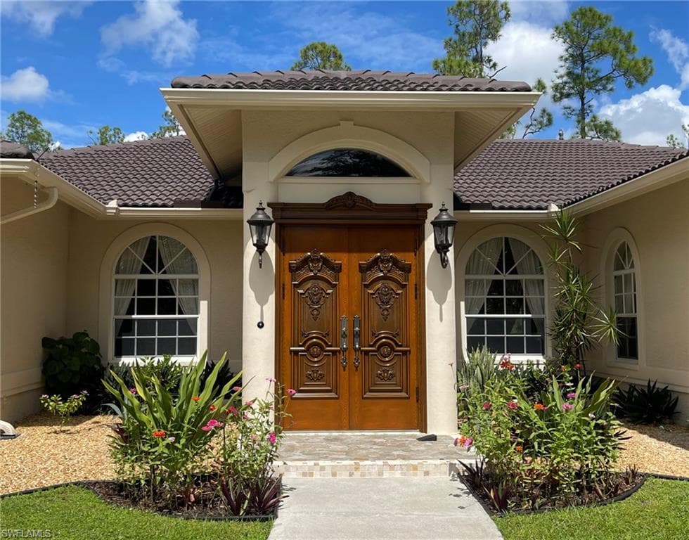 4445 2nd Ave NE, Naples, FL 34120-3