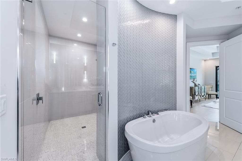 16336 Corsica Way 201, Naples, FL 34110-10