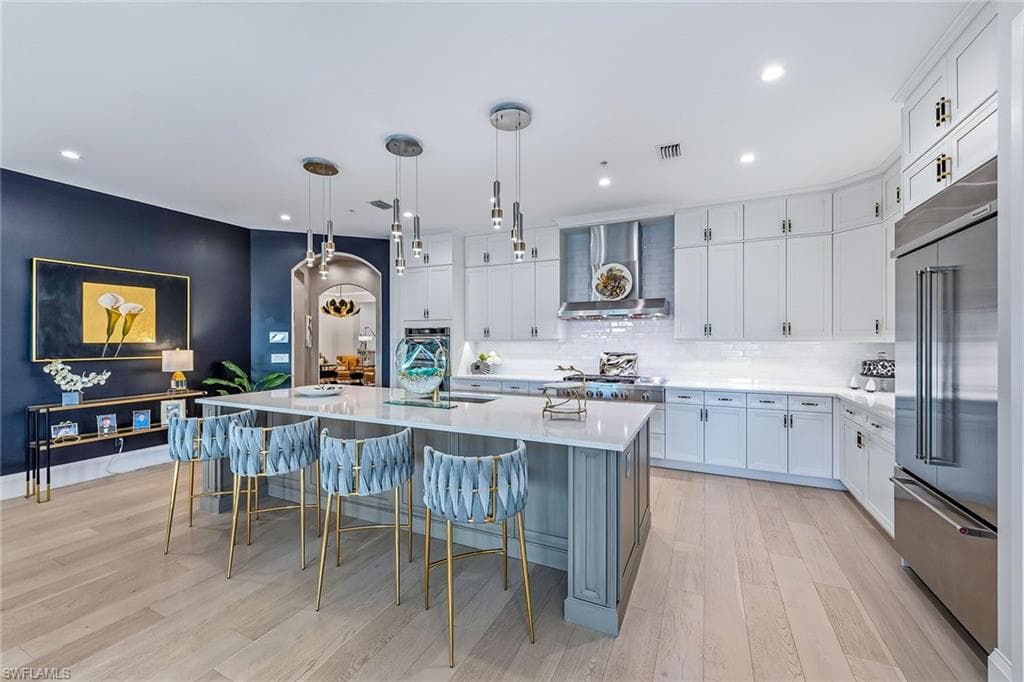 16336 Corsica Way 201, Naples, FL 34110-4