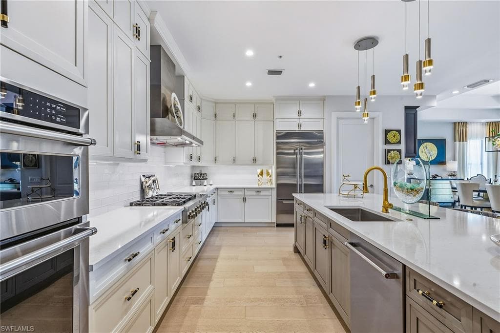 16336 Corsica Way 201, Naples, FL 34110-5