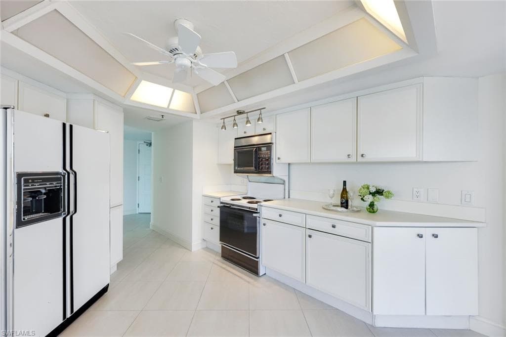 4651 Gulf Shore Blvd N 207, Naples, FL 34103-8