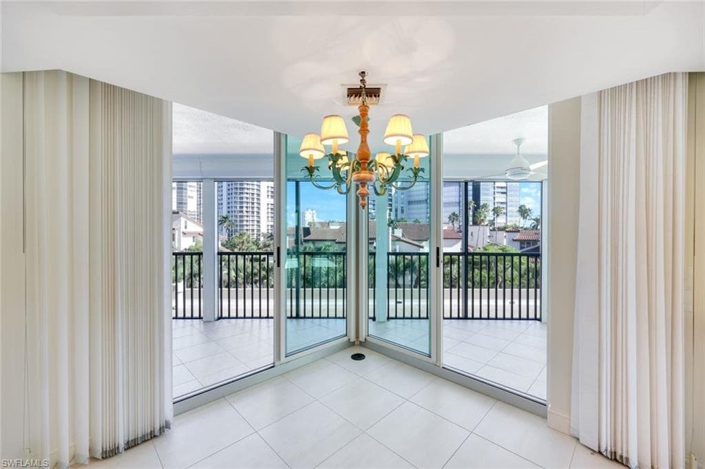 4651 Gulf Shore Blvd N 207, Naples, FL 34103-10