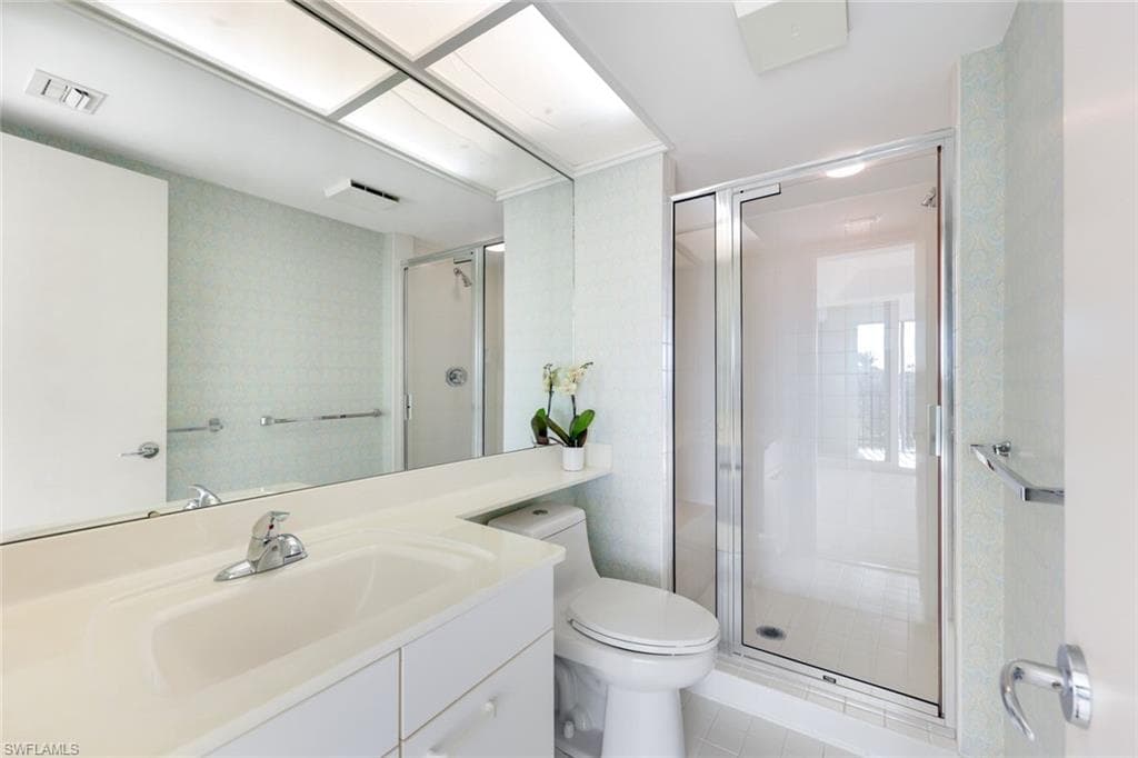 4651 Gulf Shore Blvd N 207, Naples, FL 34103-16