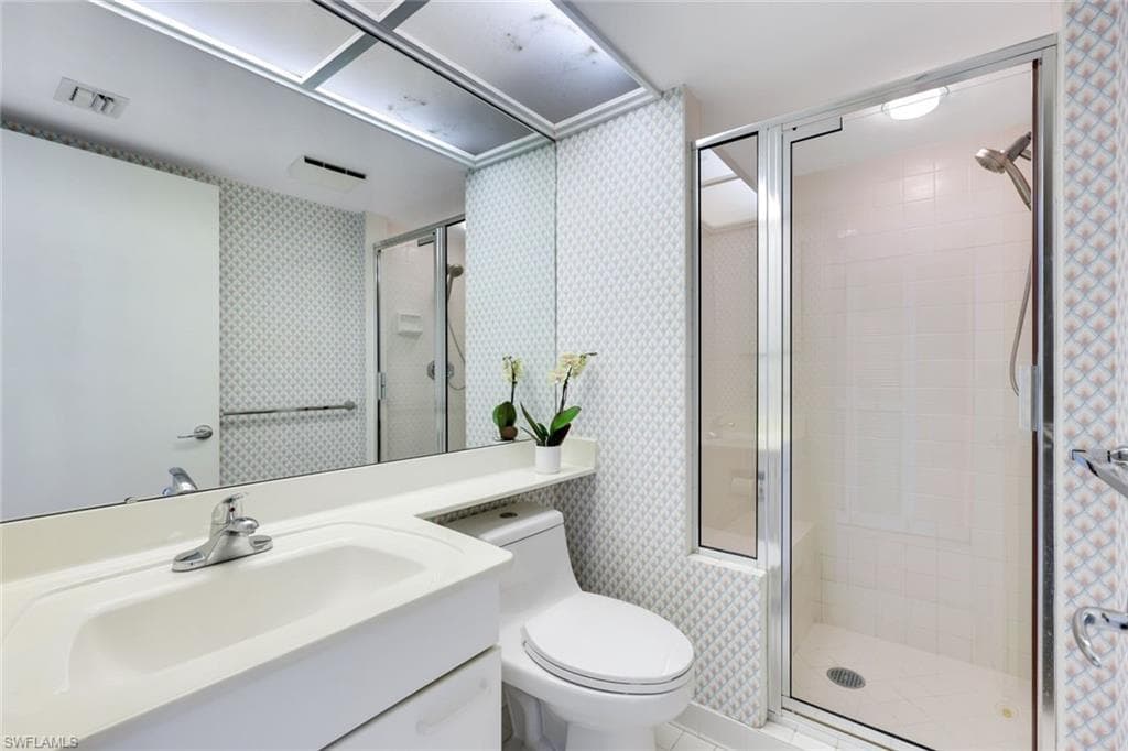 4651 Gulf Shore Blvd N 207, Naples, FL 34103-20