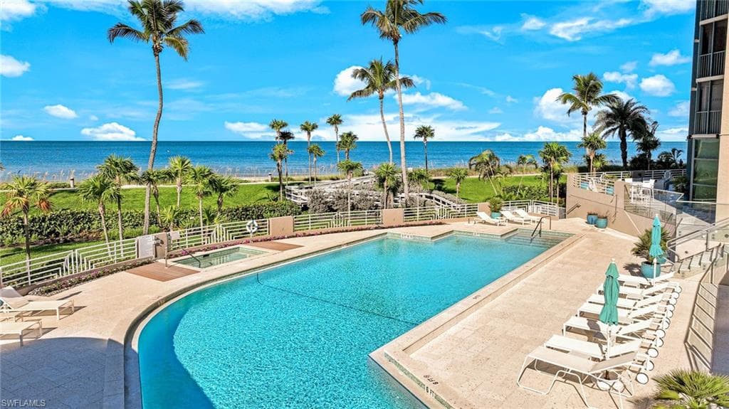 4651 Gulf Shore Blvd N 207, Naples, FL 34103-23