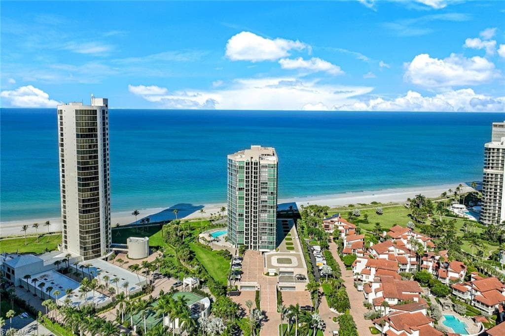 4651 Gulf Shore Blvd N 207, Naples, FL 34103-28