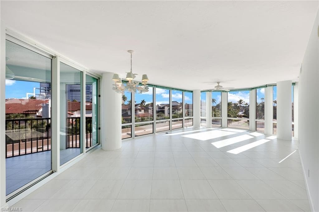 4651 Gulf Shore Blvd N 207, Naples, FL 34103-2