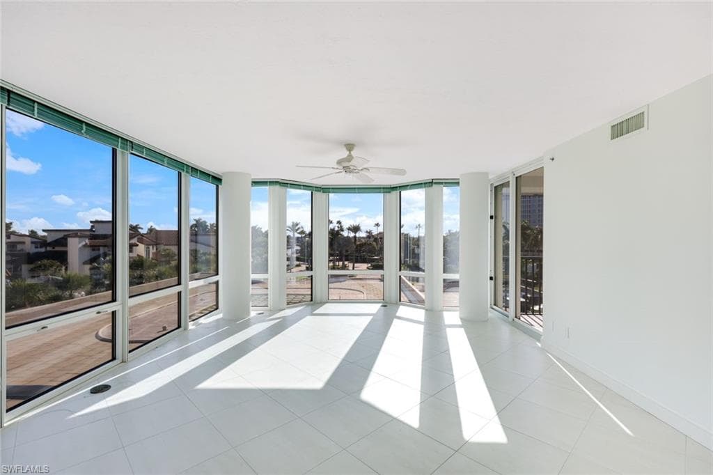 4651 Gulf Shore Blvd N 207, Naples, FL 34103-3