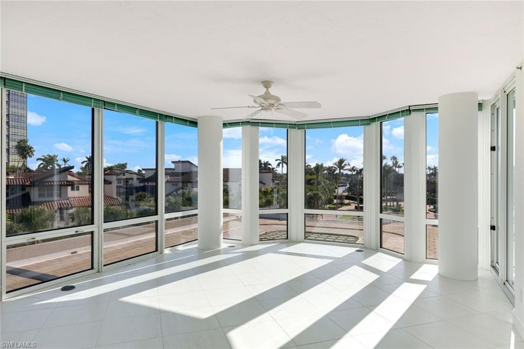 4651 Gulf Shore Blvd N 207, Naples, FL 34103-4