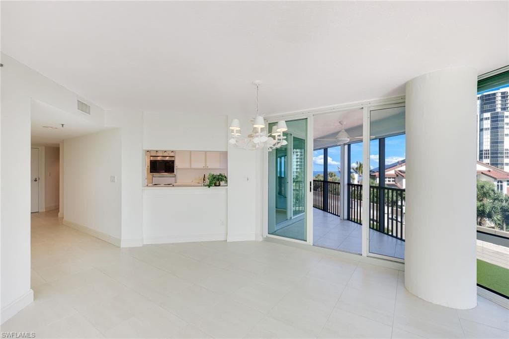 4651 Gulf Shore Blvd N 207, Naples, FL 34103-6