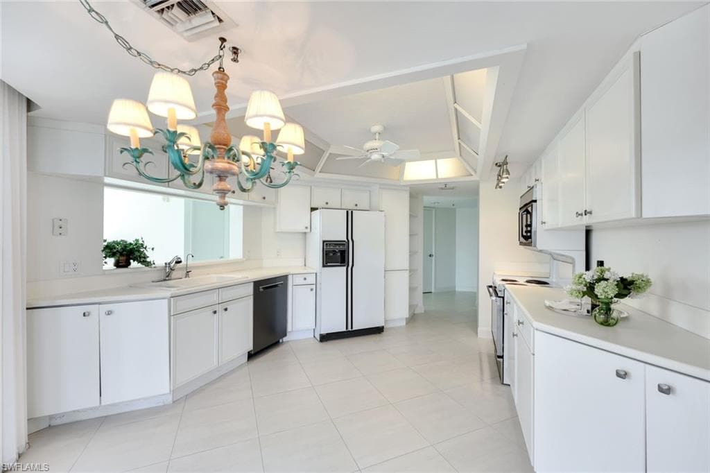 4651 Gulf Shore Blvd N 207, Naples, FL 34103-7