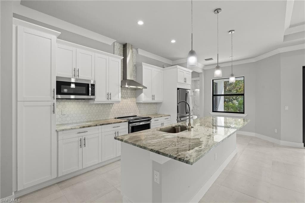 70 33rd Ave NW, Naples, FL 34120-16