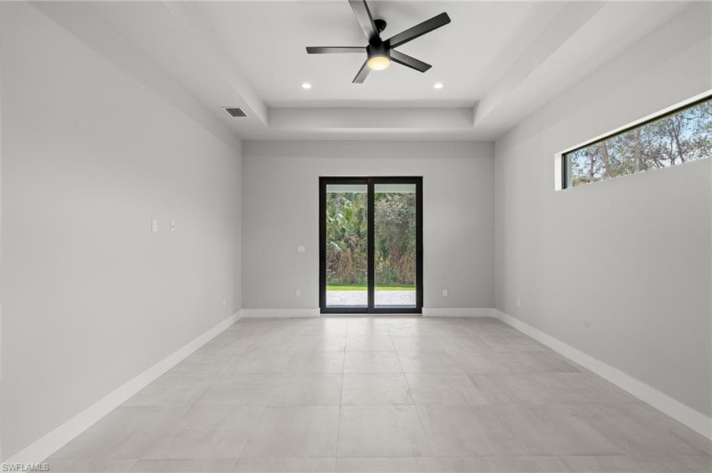 70 33rd Ave NW, Naples, FL 34120-18