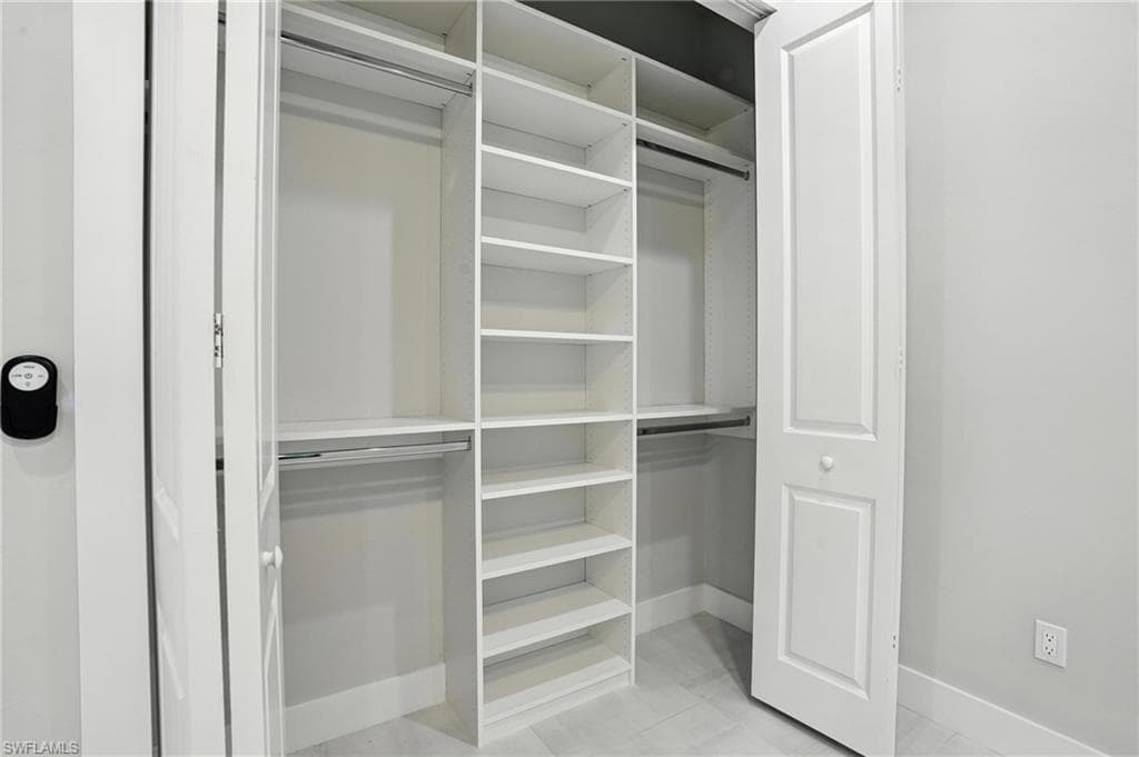 70 33rd Ave NW, Naples, FL 34120-27