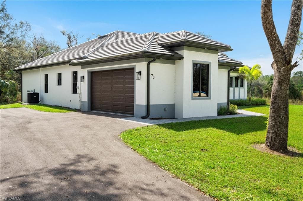 70 33rd Ave NW, Naples, FL 34120-1