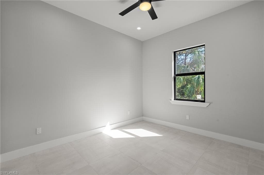 70 33rd Ave NW, Naples, FL 34120-38