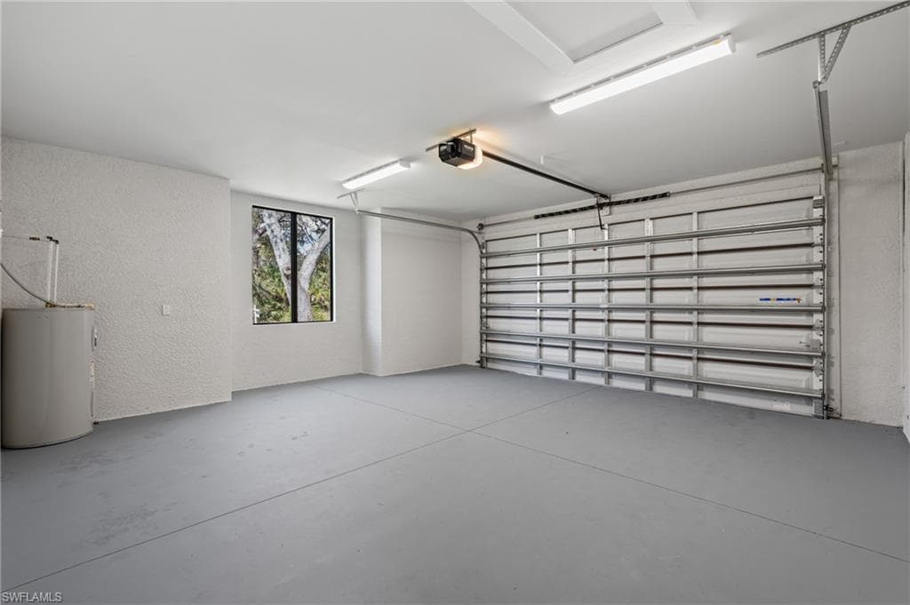 70 33rd Ave NW, Naples, FL 34120-43