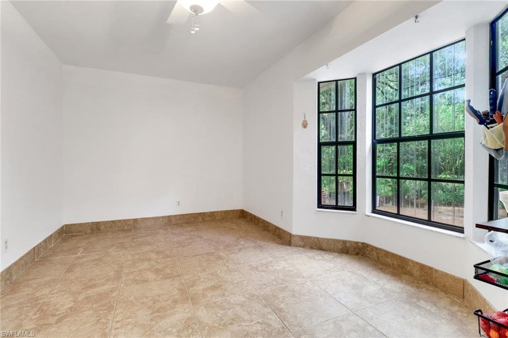 3110 10th Ave SE, Naples, FL 34117-29