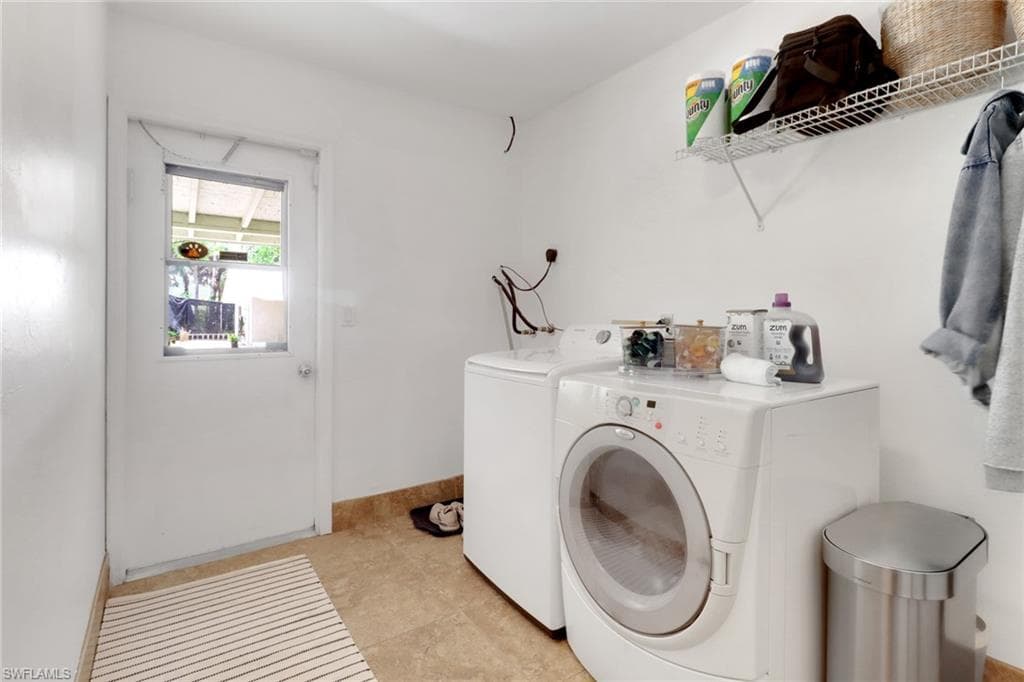 3110 10th Ave SE, Naples, FL 34117-31