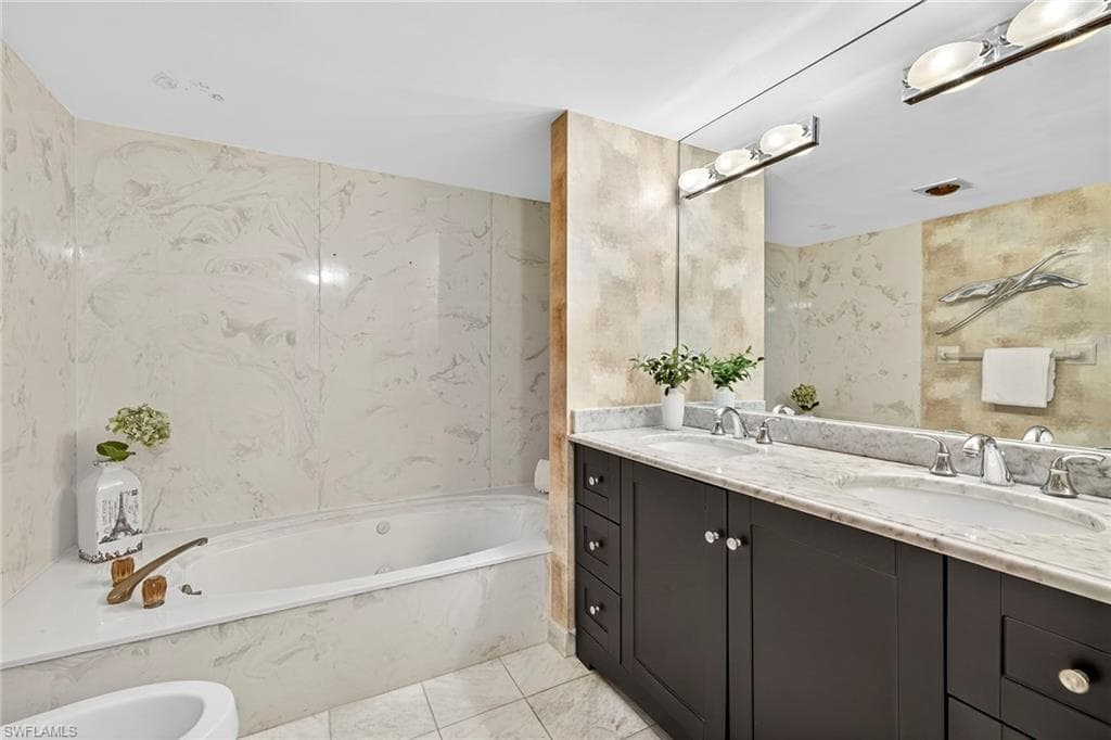 6075 Pelican Bay Blvd 204, Naples, FL 34108-14