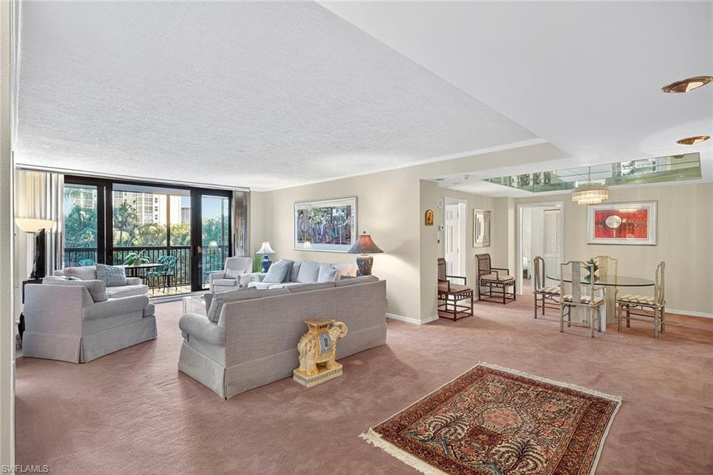 6075 Pelican Bay Blvd 204, Naples, FL 34108-4