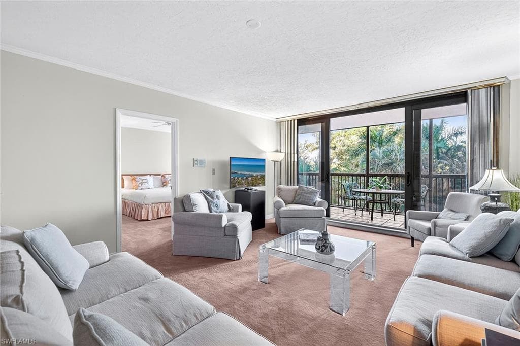 6075 Pelican Bay Blvd 204, Naples, FL 34108-5