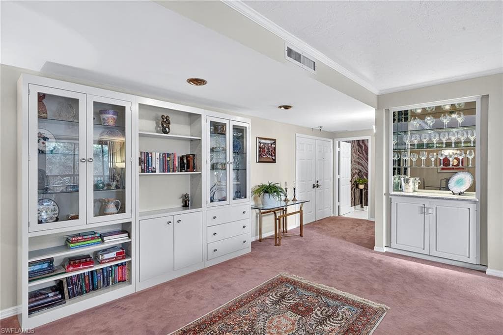 6075 Pelican Bay Blvd 204, Naples, FL 34108-6