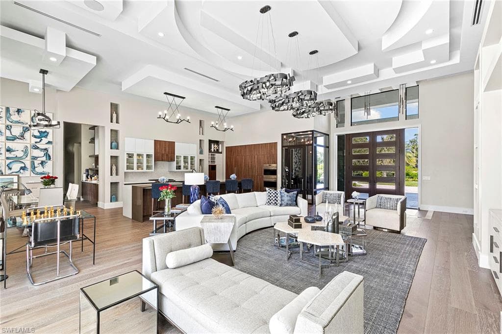 607 Myrtle Rd, Naples, FL 34108-8