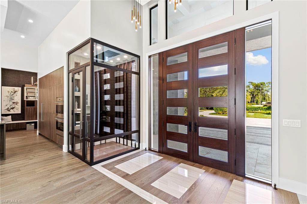 607 Myrtle Rd, Naples, FL 34108-9