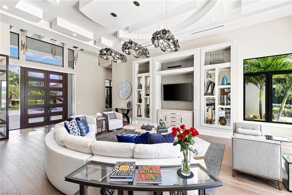 607 Myrtle Rd, Naples, FL 34108-6