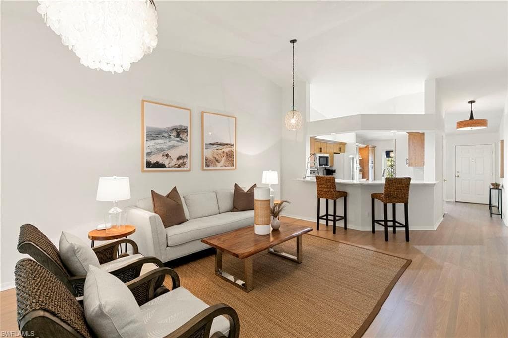 841 Tanbark Dr 202, Naples, FL 34108-8