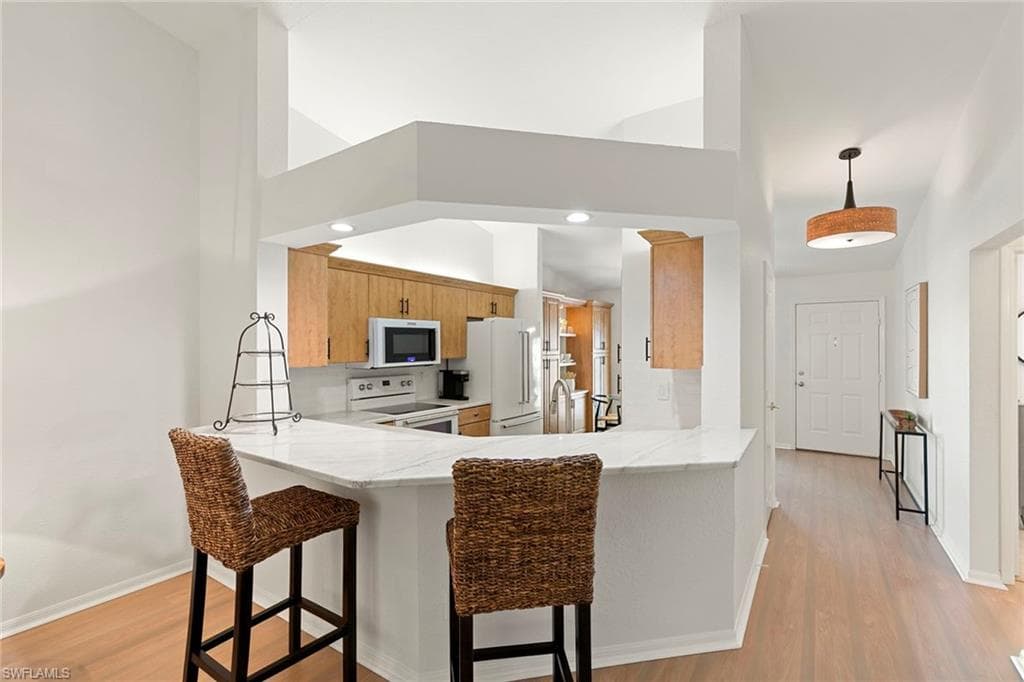 841 Tanbark Dr 202, Naples, FL 34108-10