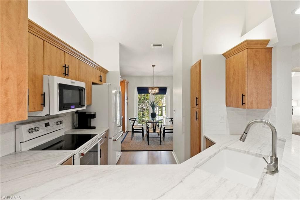 841 Tanbark Dr 202, Naples, FL 34108-14