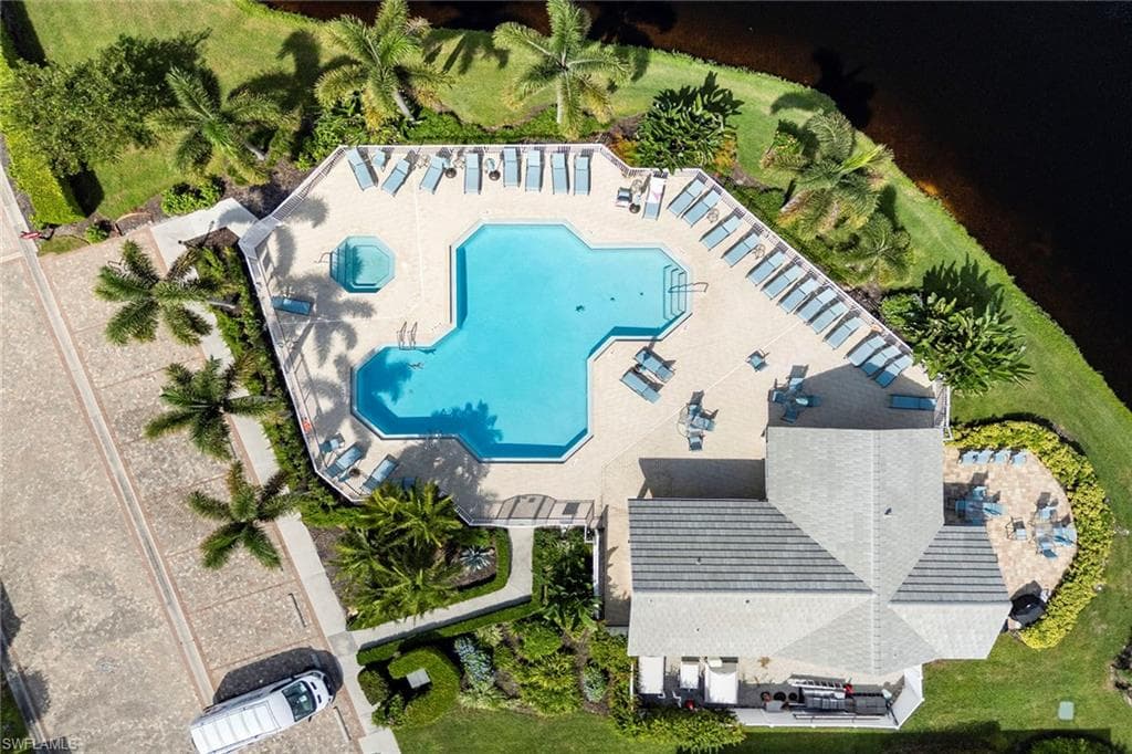 841 Tanbark Dr 202, Naples, FL 34108-22