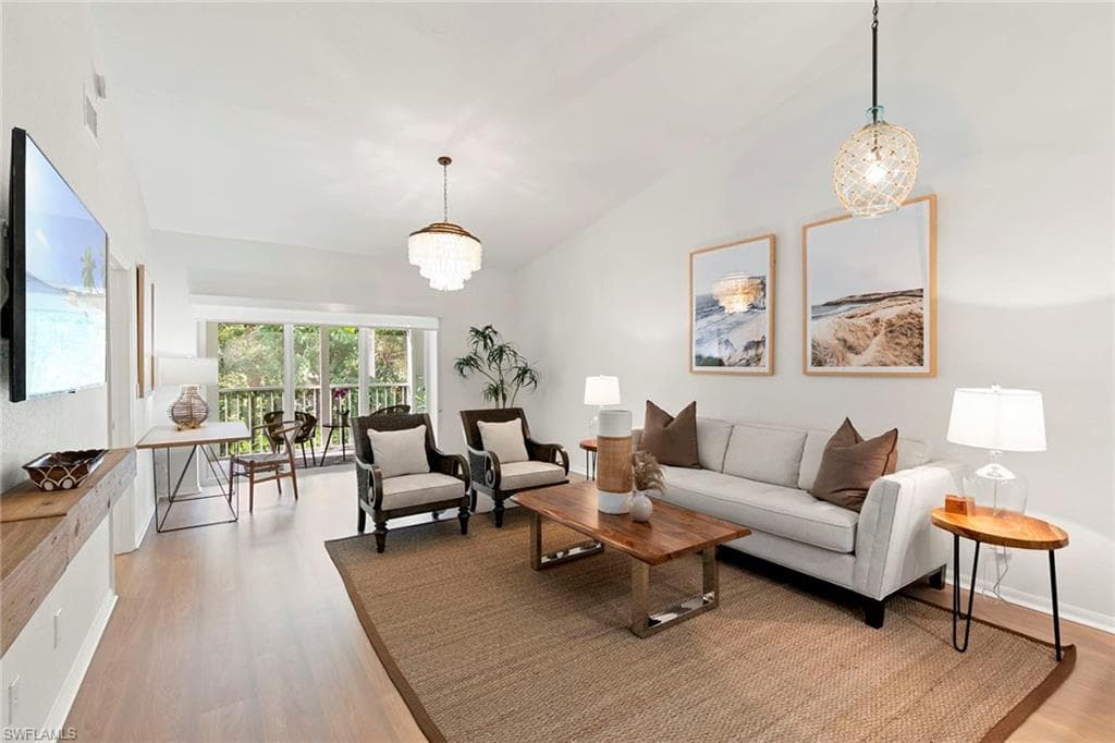 841 Tanbark Dr 202, Naples, FL 34108-3