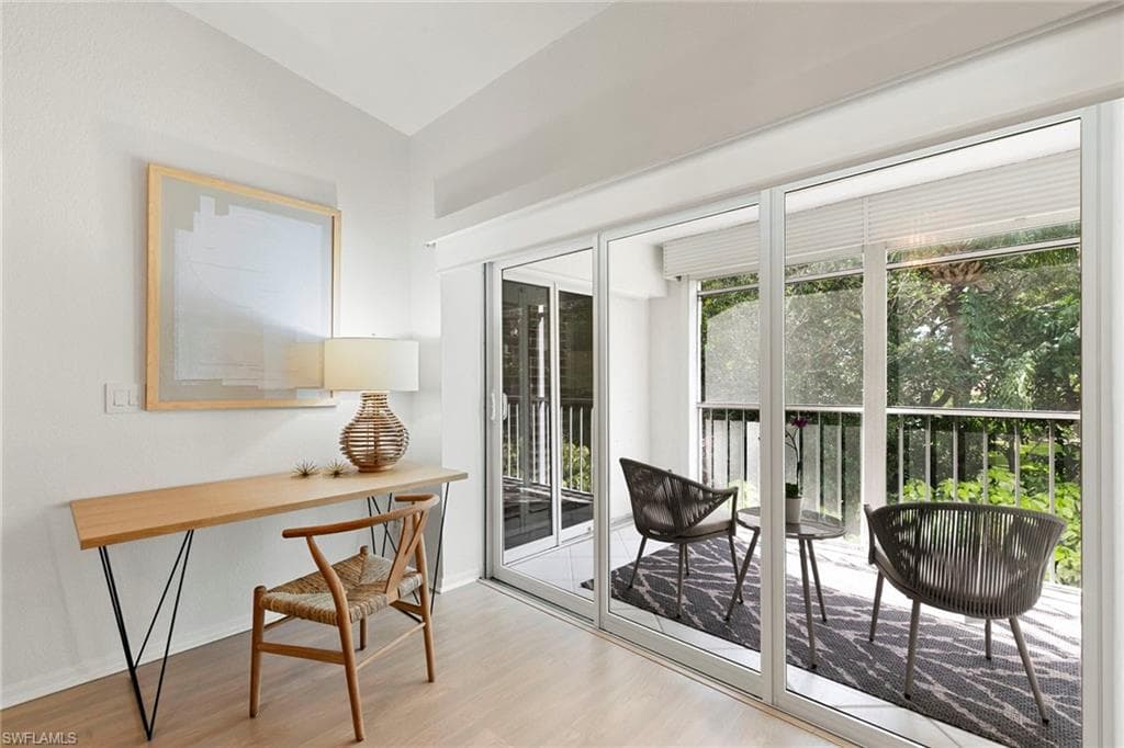 841 Tanbark Dr 202, Naples, FL 34108-4