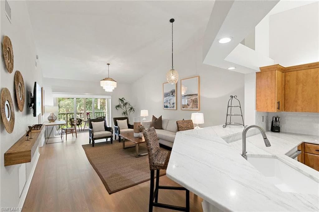 841 Tanbark Dr 202, Naples, FL 34108-6