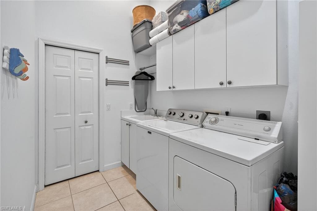 2100 Cascades Dr 4904, Naples, FL 34112-12