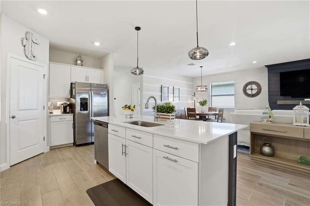 18526 Ives Dr, Estero, FL 33928-11