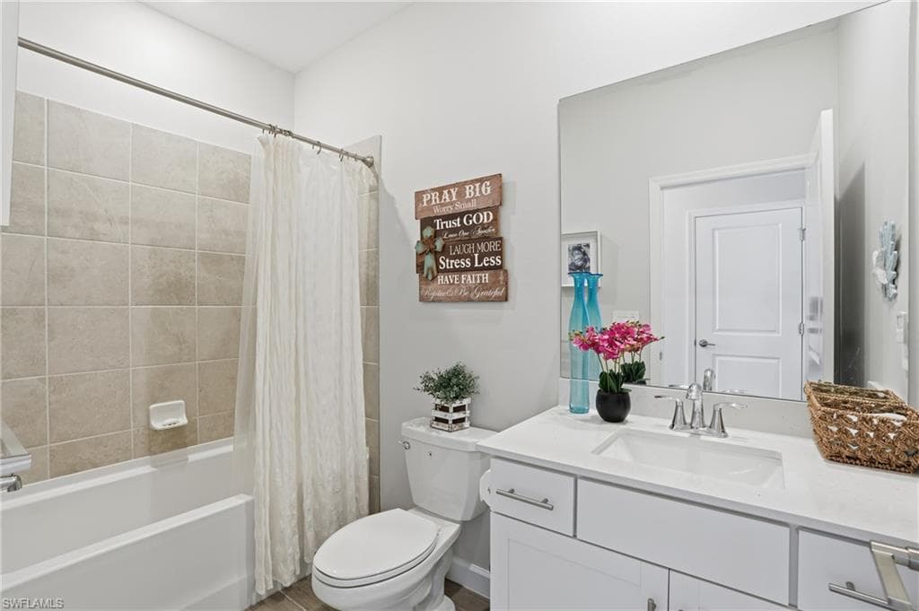 18526 Ives Dr, Estero, FL 33928-24