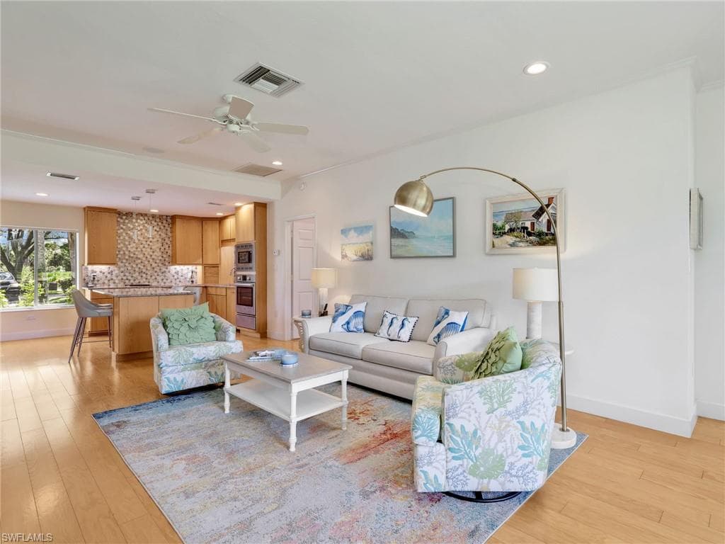 401 Arbor Lake Dr 4-101, Naples, FL 34110-9