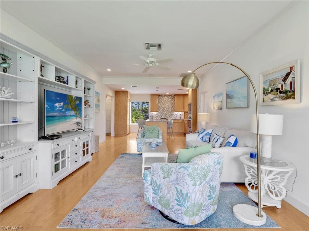 401 Arbor Lake Dr 4-101, Naples, FL 34110-10